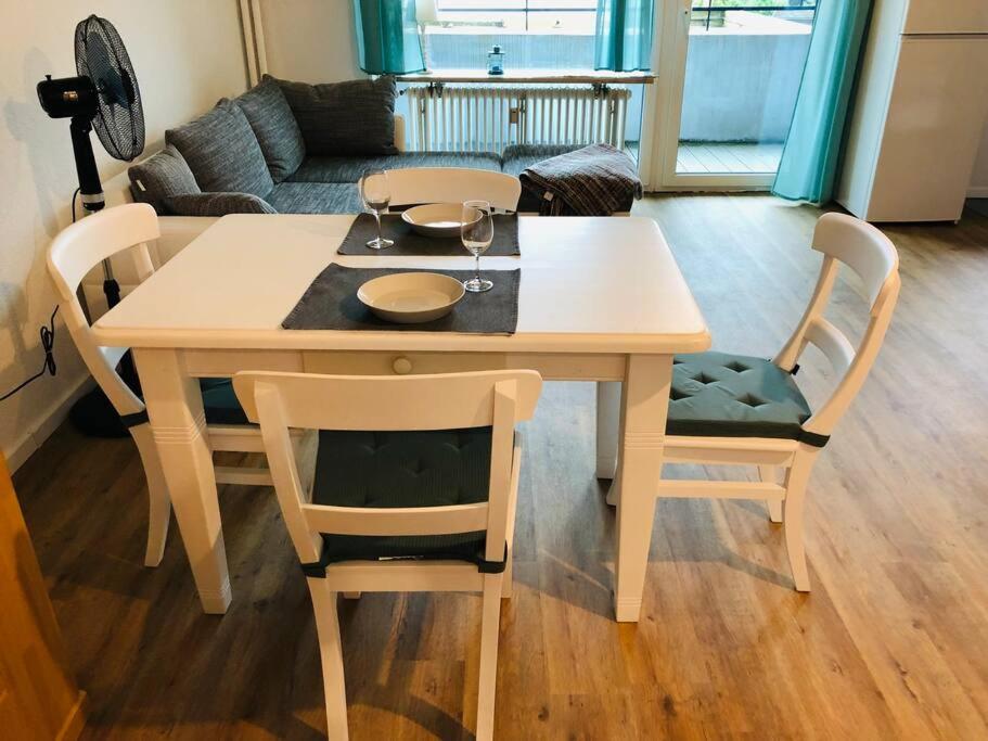 Zentrale Studio Wohnung In Emden Exterior photo